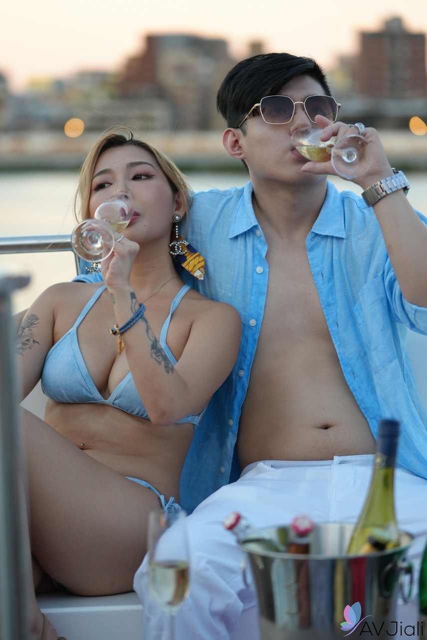 amateur photo 87603839_003_13ee