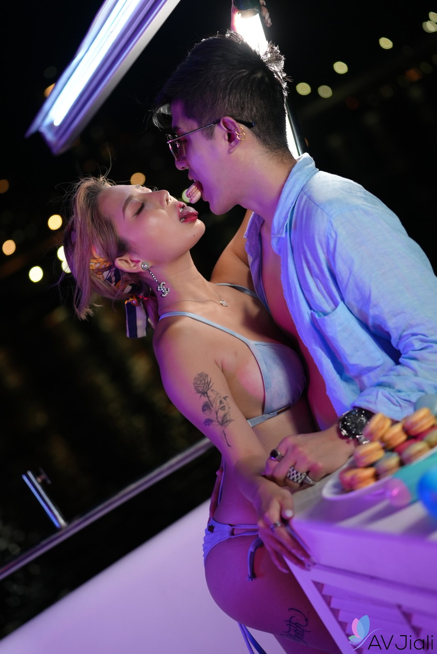 amateur photo 87603839_028_12a7