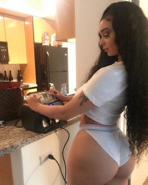 amateurfoto Counting her cash