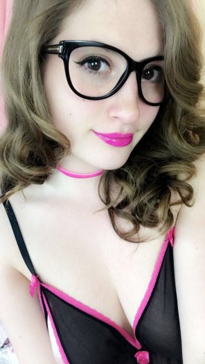 amateur-Foto Matching lips and lingerie