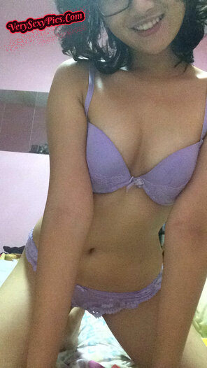 foto amadora Nude Amateur Pics - Nerdy Asian Teen Striptease61