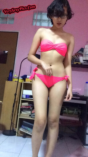 photo amateur Nude Amateur Pics - Nerdy Asian Teen Striptease68