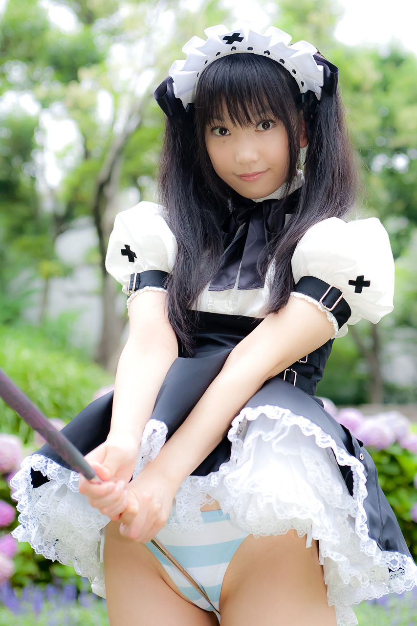 853px x 1280px - Cute cosplay maid grinding Foto Porno - EPORNER