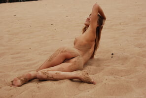 アマチュア写真 stunning_pussy-in-the-sand_alina_high_0045