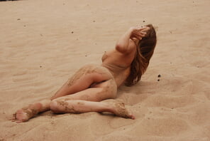 アマチュア写真 stunning_pussy-in-the-sand_alina_high_0046