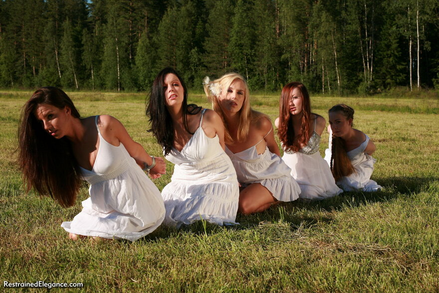 Ariel Anderssen & Her Friends-Slavegirls - Happy New Year! 116