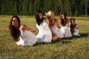 amateur photo Ariel Anderssen & Her Friends-Slavegirls - Happy New Year! 115