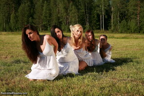 amateur photo Ariel Anderssen & Her Friends-Slavegirls - Happy New Year! 113