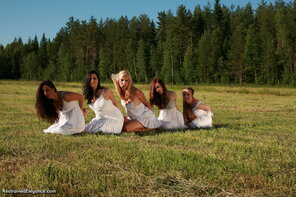 foto amatoriale Ariel Anderssen & Her Friends-Slavegirls - Happy New Year! 112