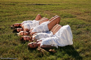 amateur photo Ariel Anderssen & Her Friends-Slavegirls - Happy New Year! 072