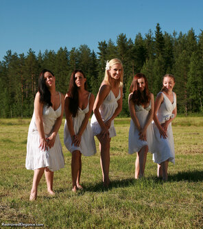amateur photo Ariel Anderssen & Her Friends-Slavegirls - Happy New Year! 009