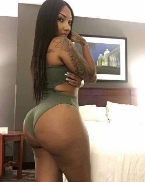 foto amatoriale Tatts and booty