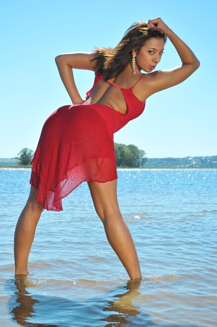 2025-07-26_16-50-12.148Z_0023_EB_Dancer_Nazri_medium_0023