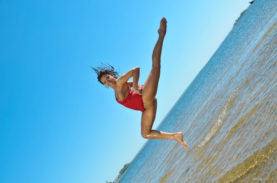 2025-07-26_16-50-12.148Z_0117_EB_Dancer_Nazri_medium_0117