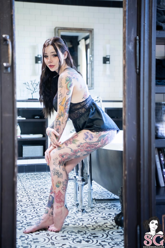 amateur photo 1000167802