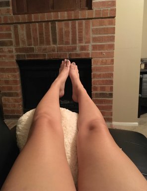 foto amateur Legs and purple toes âœ¨