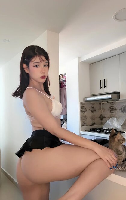 wanna-risk-fucking-my-korean-ass-if-my-cat-is-guarding-it-v0-wsx69ktedu0g1