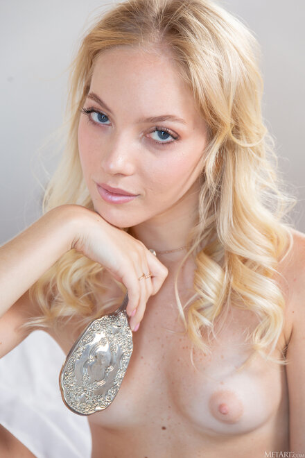 MetArt_Fabulous-Freckles_Bella-Spark_high_0111