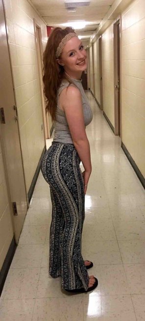 amateur photo Slim Thick Ginger
