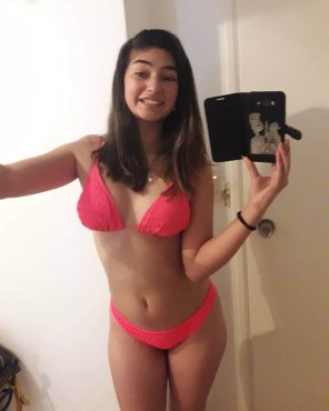 photo amateur Red bikini