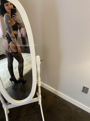 zdjęcie amatorskie [F] I don't wear thongs often, but I'm starting to think I should change that.