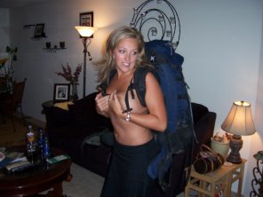 photo amateur Prepping for a hike