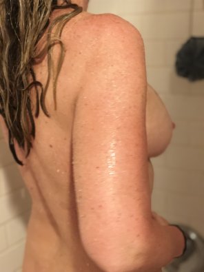 foto amatoriale Side boob