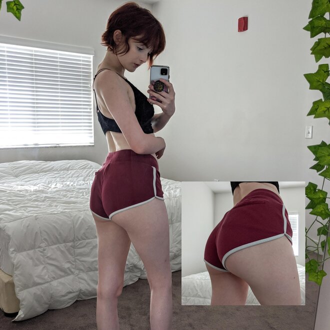Pale booty in side stripe shorts >>>