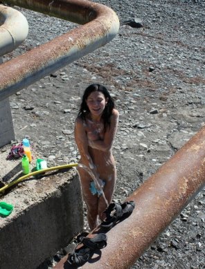 foto amadora Can't a homeless girl shower in peace?