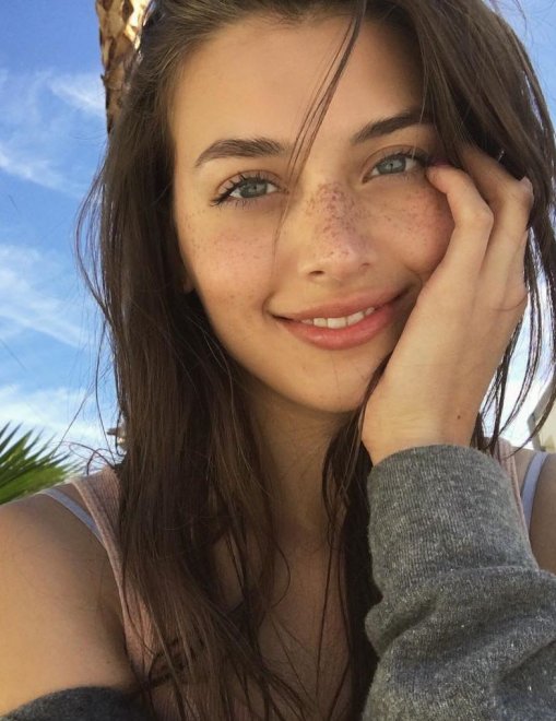 Jessica Clements nude