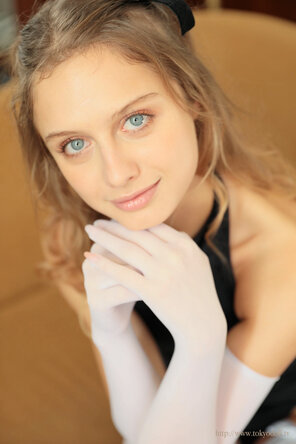 amateur photo AlexaD003_027