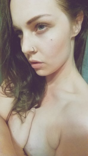 zdjęcie amatorskie Sweaty selfie before a shower