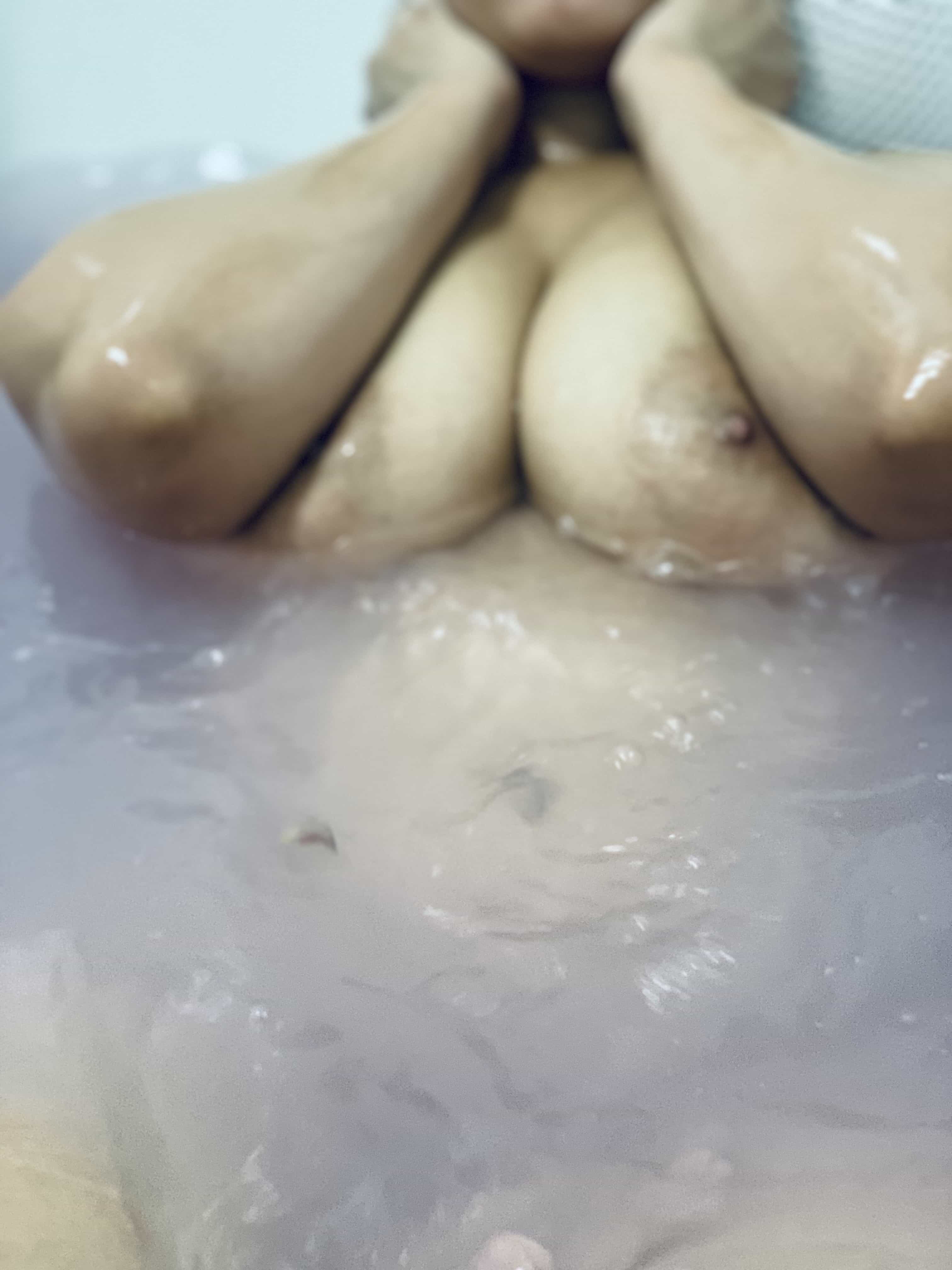 amateur photo 28-2EJ9gqDW