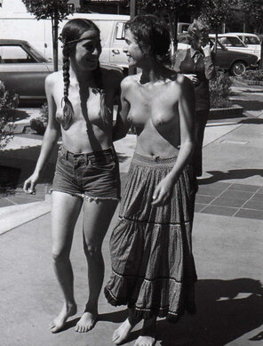 amateurfoto Hippies in the street