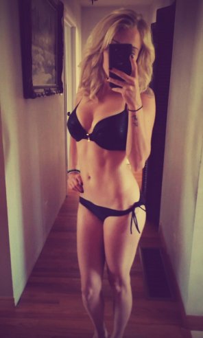 amateur pic Black Bikini