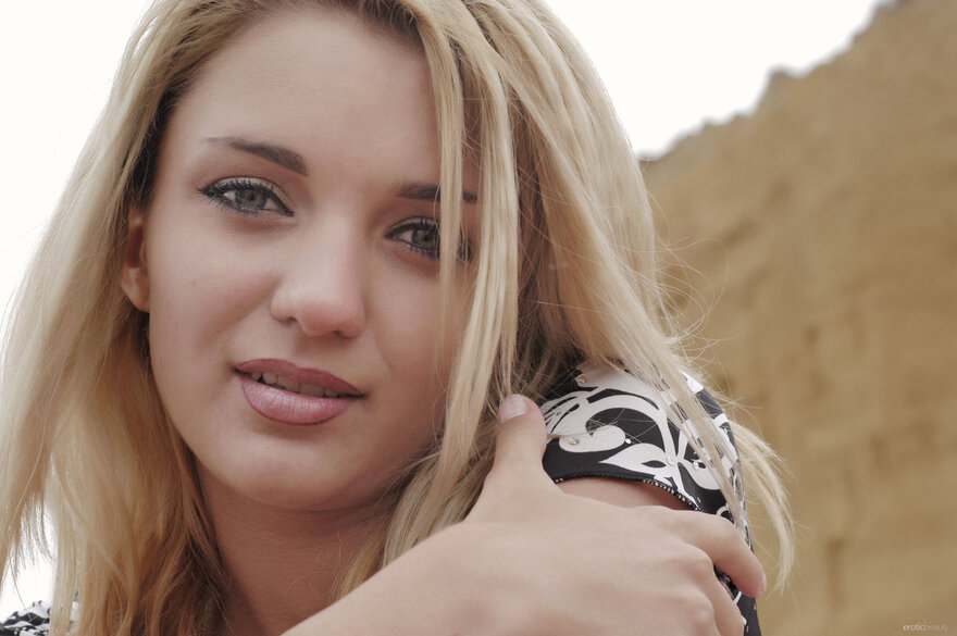 EB_Dirt-Play_Kat_high_0001