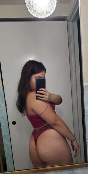 photo amateur Does this look good on me? ???? [F]