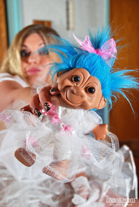 Meile 20080202-00204 nude