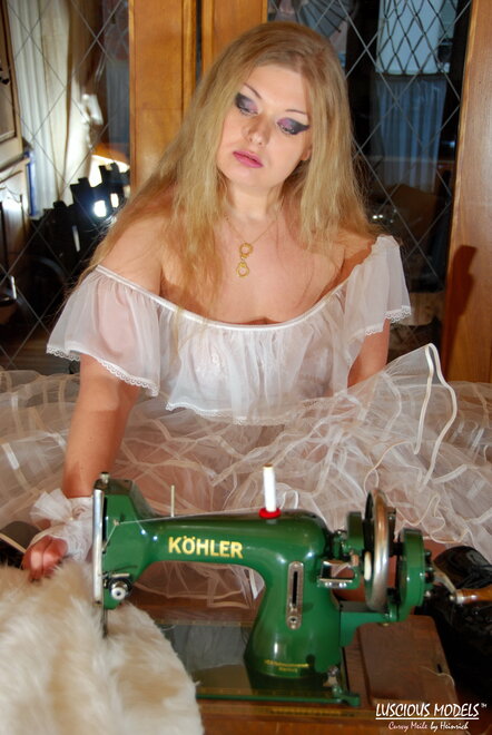 Meile 20080202-00252 nude