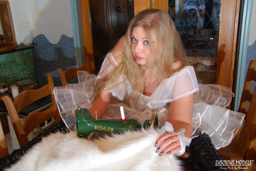 Meile 20080202-00254 nude