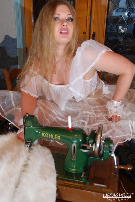 Meile 20080202-00259 nude