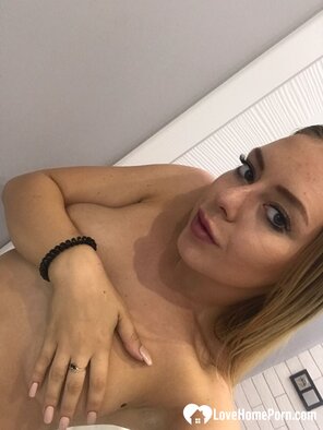 foto amatoriale Amateur Hungarian teen girls nude selfshots