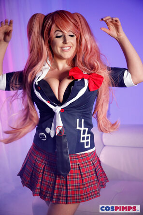 20315560-angela-white-27_296x1000