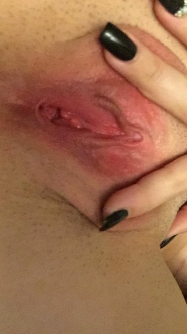 Who wants to eat up this pussy?