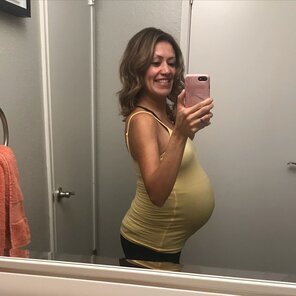 She's even sexier Pregnant