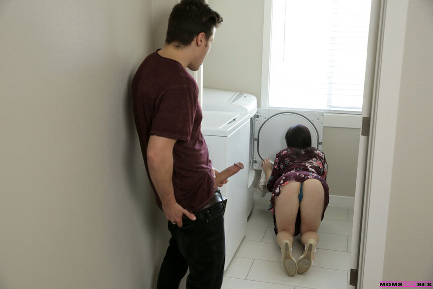 stepsons_one_eyed_monster_025