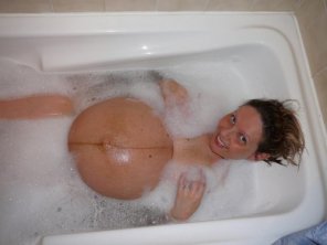 foto amadora Bubble Bath Belly