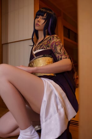 amateur pic Vinnegal-Raiden-Shogun-Kimono-11