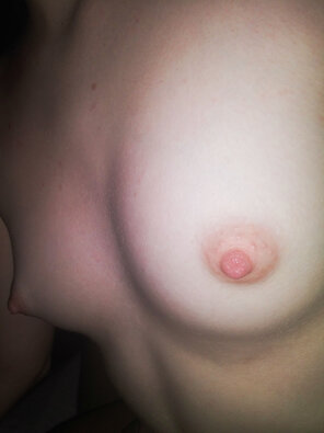 foto amateur Do you like my little tits?ðŸ™ƒ