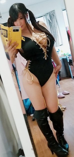 amateur pic oof that outfit